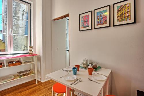 Localtraveling ALFAMA River View - Family Apartments - image 10