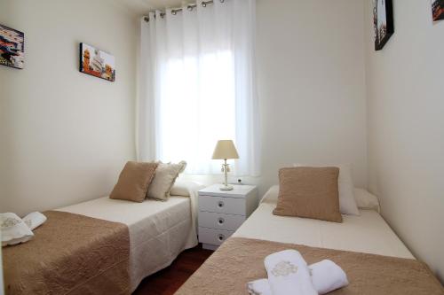 Classbedroom Fira Business Apartment - image 7
