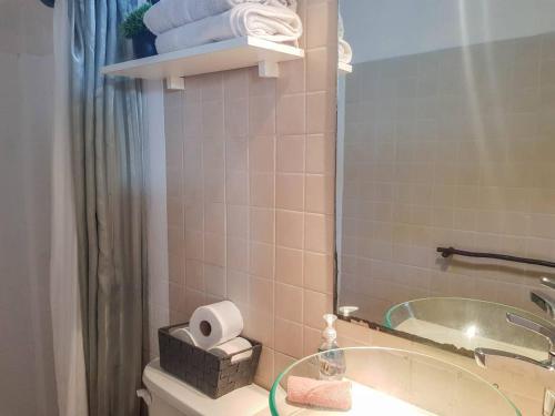 Quaint Studio in Pet-Friendly Complex with Cool Rooftop!