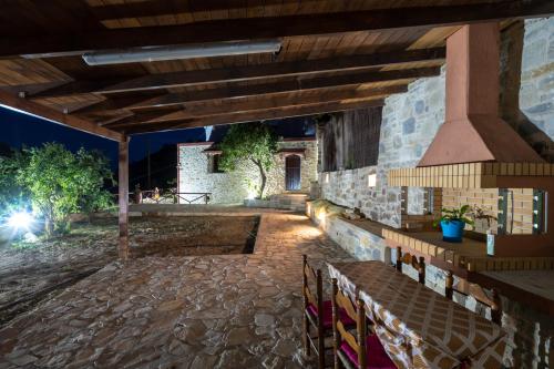 Facilities, Villa Tzaniana in Rouvas