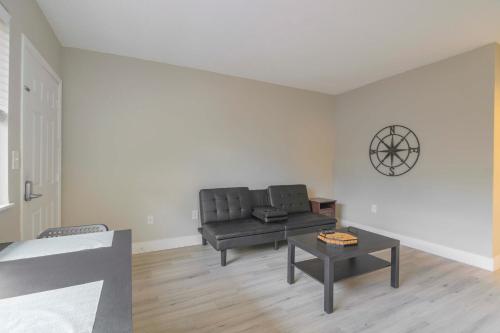 Modern 2BR Apartment in Midtown-Wynwood - image 5