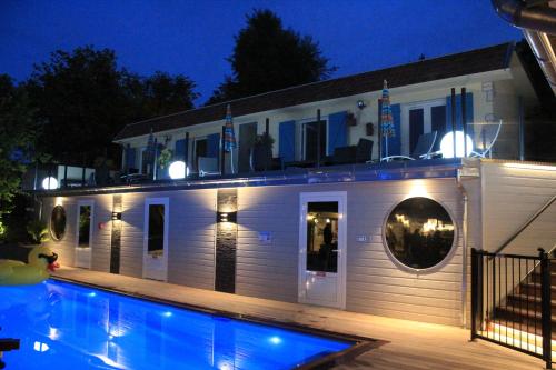 Hotel la piscine 1