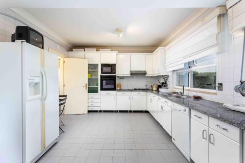 Luxury Villa 6 bedrooms with private pool in คาตีรา