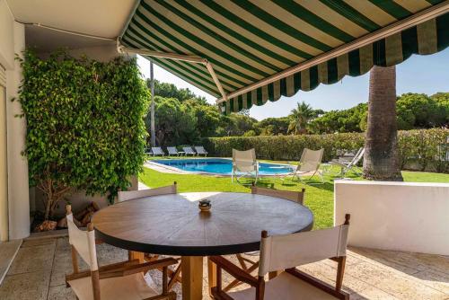 Luxury Villa 6 bedrooms with private pool in คาตีรา