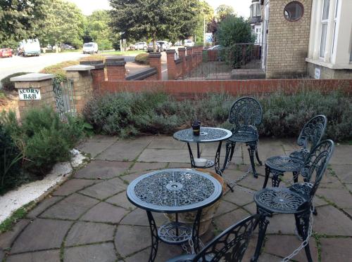 Acorn Guest House B&B - image 3