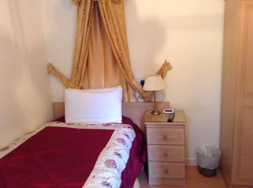 Acorn Guest House B&B - image 8