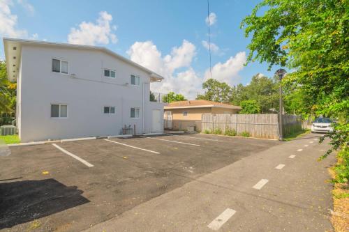 Cozy 2BR Apartment in Midtown-Wynwood