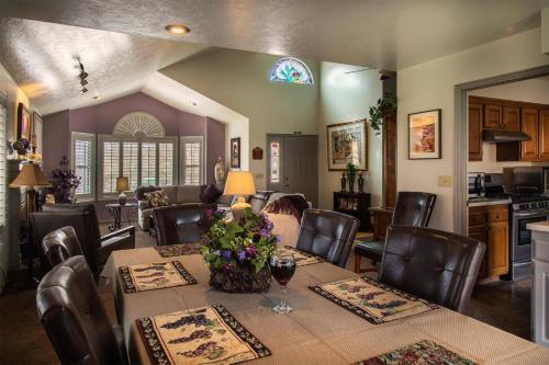 Harvest House Bed and Breakfast - image 2