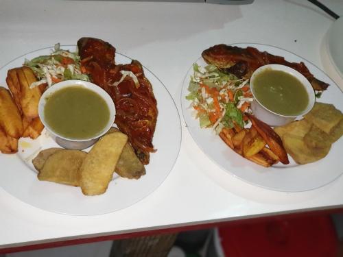 Food and beverages, Ti Kwen Glo Cho in Saint George