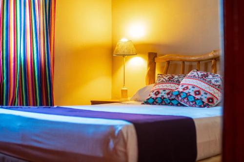 1 double bed, 1 twin bed