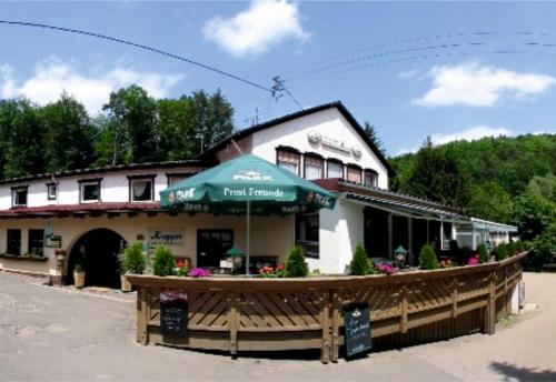 A szálláshely kívülről, Hotel Kupper in Eppenbrunn