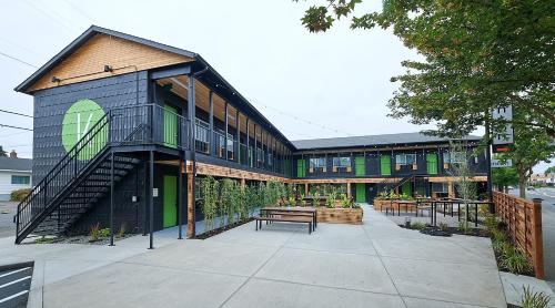 Kenton Hotel - image 9