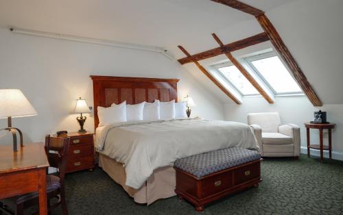 Premier King Room