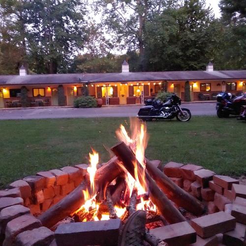 Rolling Brook Inn in Maggie Valley, USA