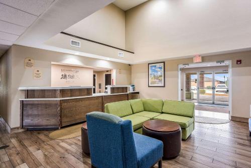 MainStay Suites Cedar Rapids North - Marion - 로비