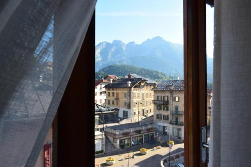 Skats, Lozzo di Cadore - Dolomiti - Piazza IV novembre in Lozzo Cadore