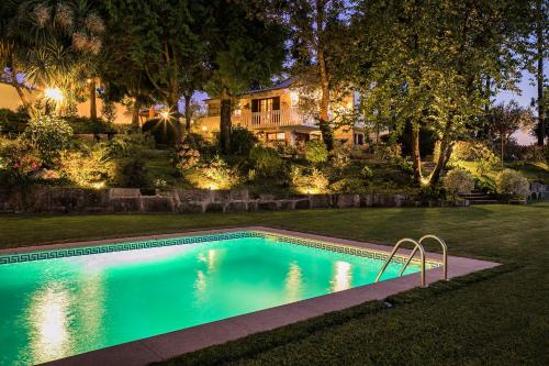 สภาพแวดล้อมโดยรอบ, Torrinheira ~ Family Pool Villa and Woods in ฟิเกย์โร
