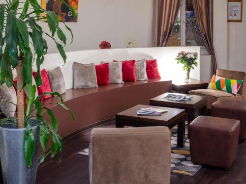 المرافق, Noemys Toulon La Valette - Hotel restaurant avec piscine in La Valette-du-Var