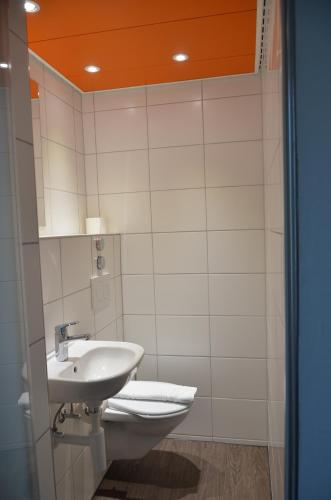 Bathroom, easyHotel Zurich West in Unterstrass-Oberstrass
