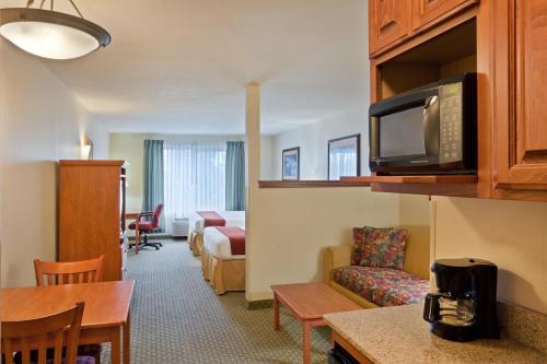 Triple Play Resort Hotel & Suites