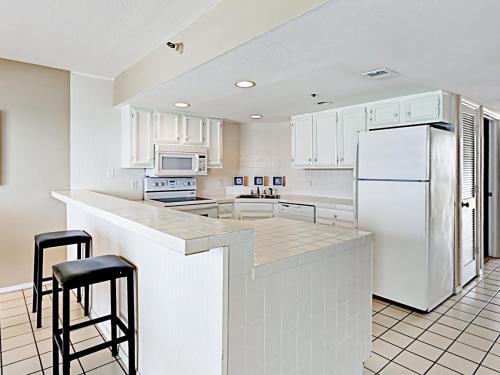 Beachfront Retreat With Balcony & Pool! Condo - main image