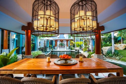 Villa on The Rocks, 4 bedrooms, Phuket, Hat Surin (foto 9)
