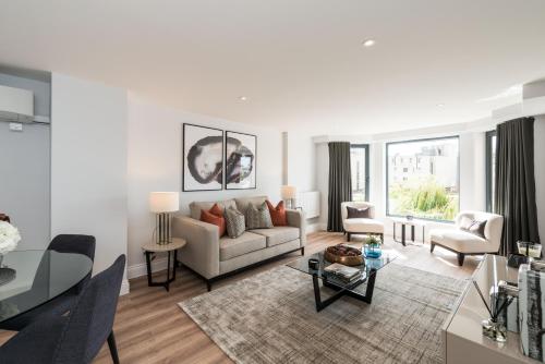 The Carlyle - Stunning Serviced Apartments