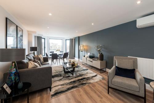 The Carlyle - Stunning Serviced Apartments