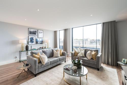 The Carlyle - Stunning Serviced Apartments