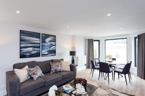 The Carlyle - Stunning Serviced Apartments