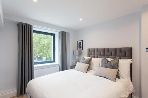 The Carlyle - Stunning Serviced Apartments