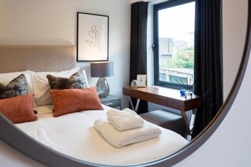 The Carlyle - Stunning Serviced Apartments