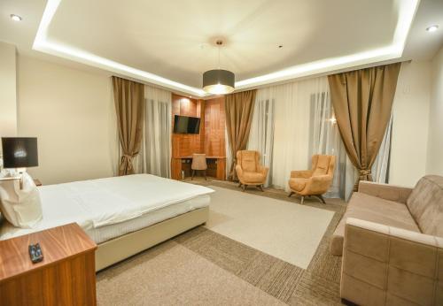 Hotel Lazaro - main image