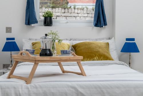 Modern And Light 2 Bed Flat In Sw2, Streatham, London