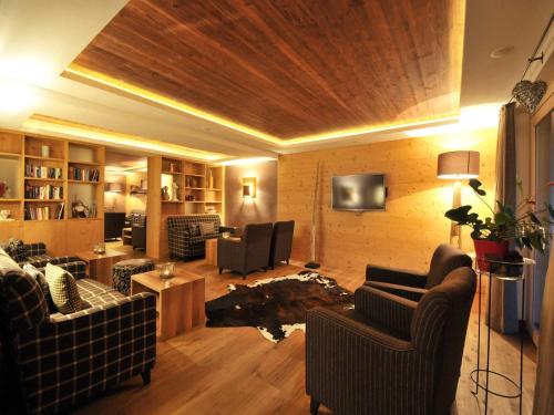 Koplietošanas atpūtas telpa ar TV, Aktiv & Relax Hotel Hubertus in Villandro
