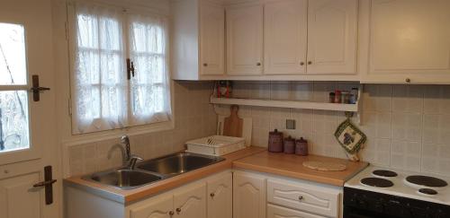  Alexandros House in Vátos