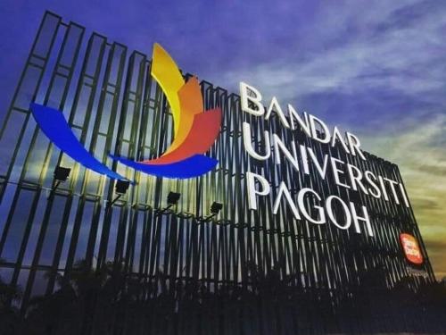 Villa Basrie Bandar Universiti Pagoh - private pool Musljm Only
