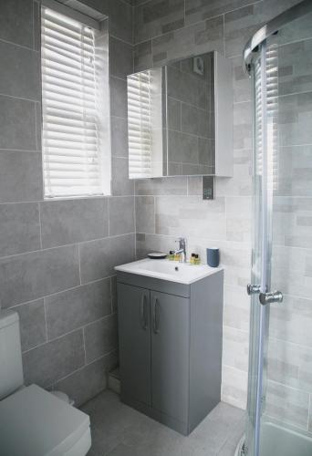 71 East Parade - image 10