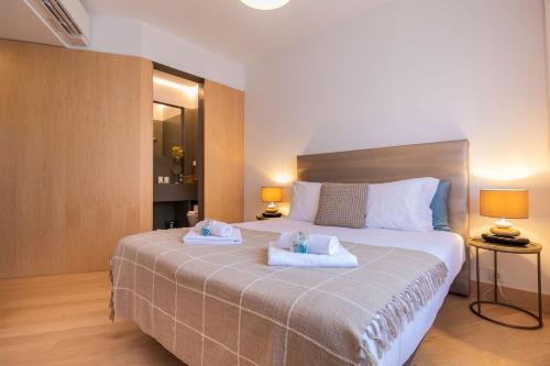 LovelyStay - Sunshine Residence in the Heart of Graça 3