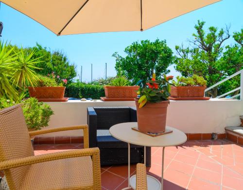 ทางเข้า, อัลแบร์โก วิลลา จุสโต . . . ลา ดิมอรา อิเดียเล อิออนตานา ดัลโล สเตรส-ใหม่ (Albergo Villa Giusto . . . la dimora ideale lontana dallo stress-NEW) in เกาะอิสเกีย