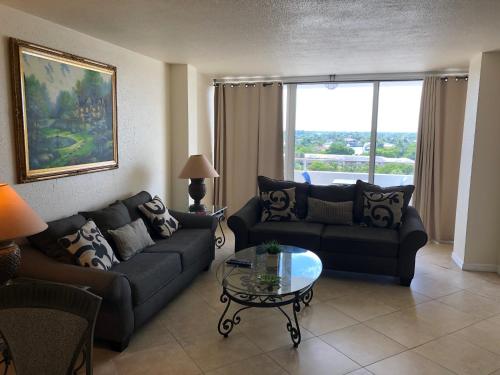 Galt Ocean Drive Beach Condo in Fort Lauderdale, USA