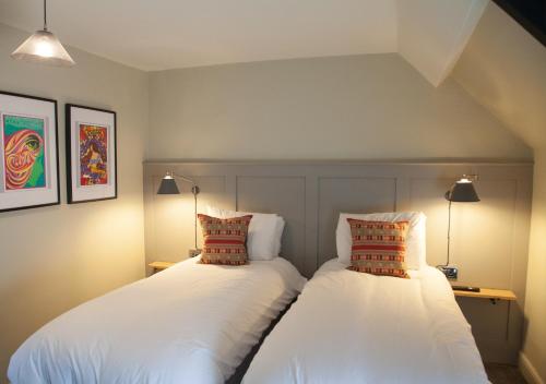 The Kings Arms Hotel - image 6