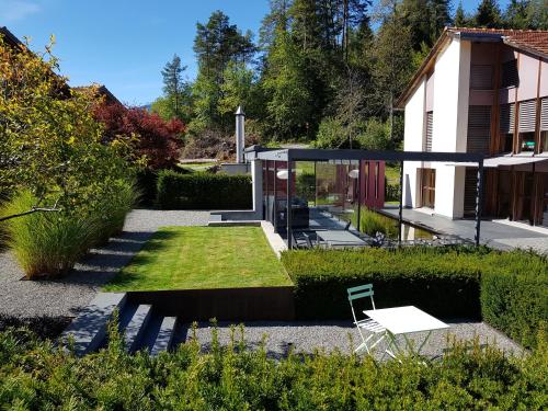 Carrera - Ferienhaus mit Traumgarten (120m2) für max. 2 Personen in Valendas, Schweiz
