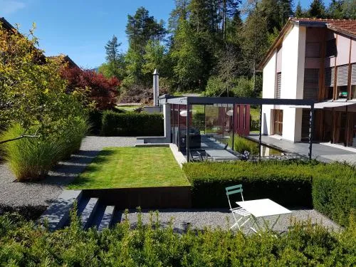 Carrera - Ferienhaus mit Traumgarten (120m2) für max. 2 Personen in Valendas, Schweiz