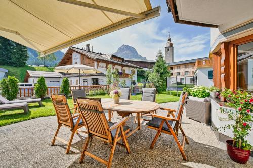 Erkély/terasz, Hotel Garni Sursilva in Lech Városközpont