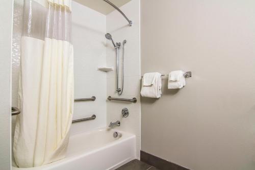 La Quinta by Wyndham Fairbanks Airport - image 2