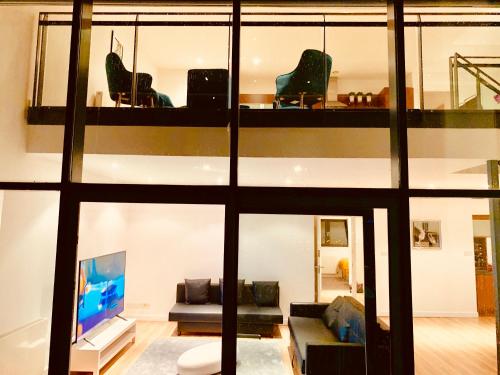 Glasgow City Centre - The PENTHOUSE with RiverViews - (Duplex, 3 Bedrooms, 3 Bathrooms, 2 Living rooms/Kitchen, Private SKY Terrace, 2 Parkings, Top Floor, Huge - 2100 sq ft, SECC HYDRO), Glasgow (photo 10)
