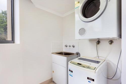 Inner city retreat in Pyrmont 1 bdrm with Car space - 28 Mill - image 9