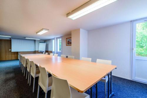Comfort Hotel Amiens Nord - image 9