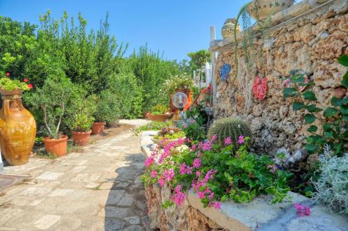 Residence Villa Grotta Monaca - Tap to explore photos